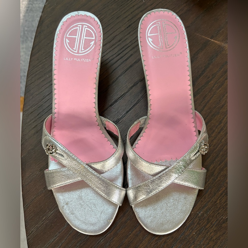 NWOT/EUC Lilly Pulitzer silver Knotty Heel 6 $188
